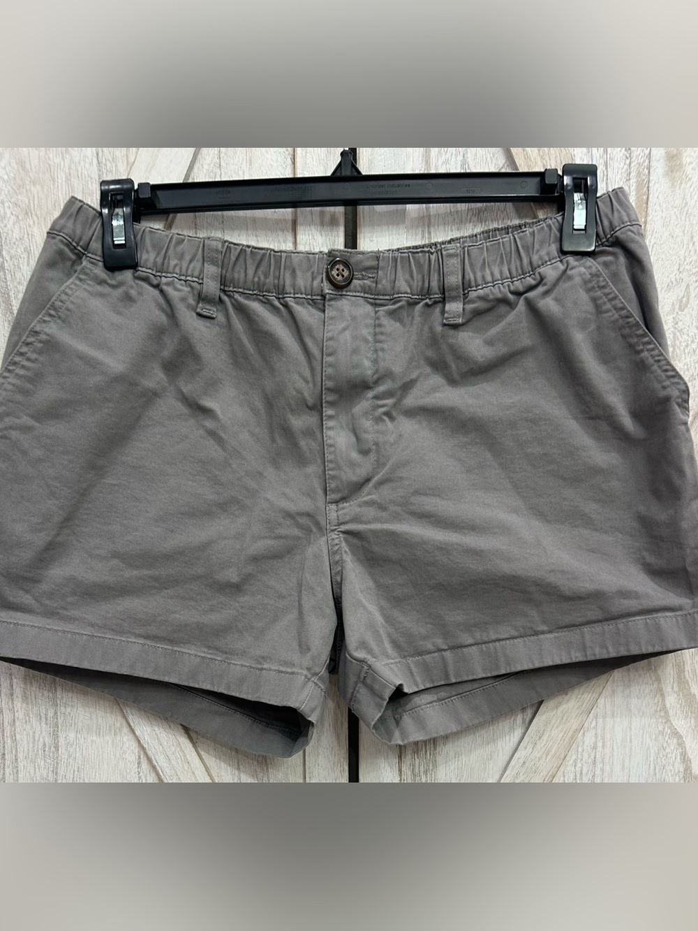 Chubbies Men's Flat-Front Gray Casual Shorts XL 4” Inseam
